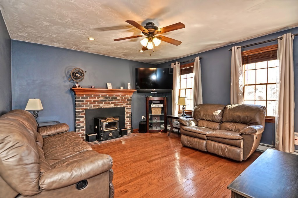 25 Faulkner Road Grafton, MA 01536 - Photo 5 of 24 Gallery Image 5