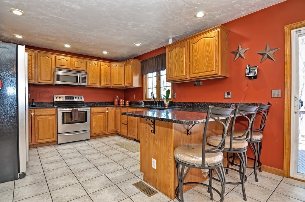 25 Faulkner Road Grafton, MA 01536 - Photo 8 of 24 Gallery Image 8