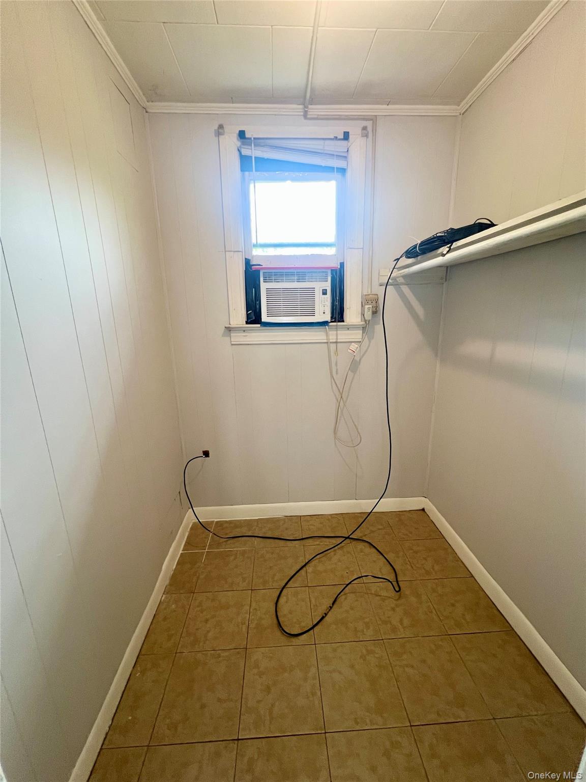 1612-1616 Rte 9W, Unit 17 Milton, NY 12547 - Photo 4 of 7 a bathroom with a shower