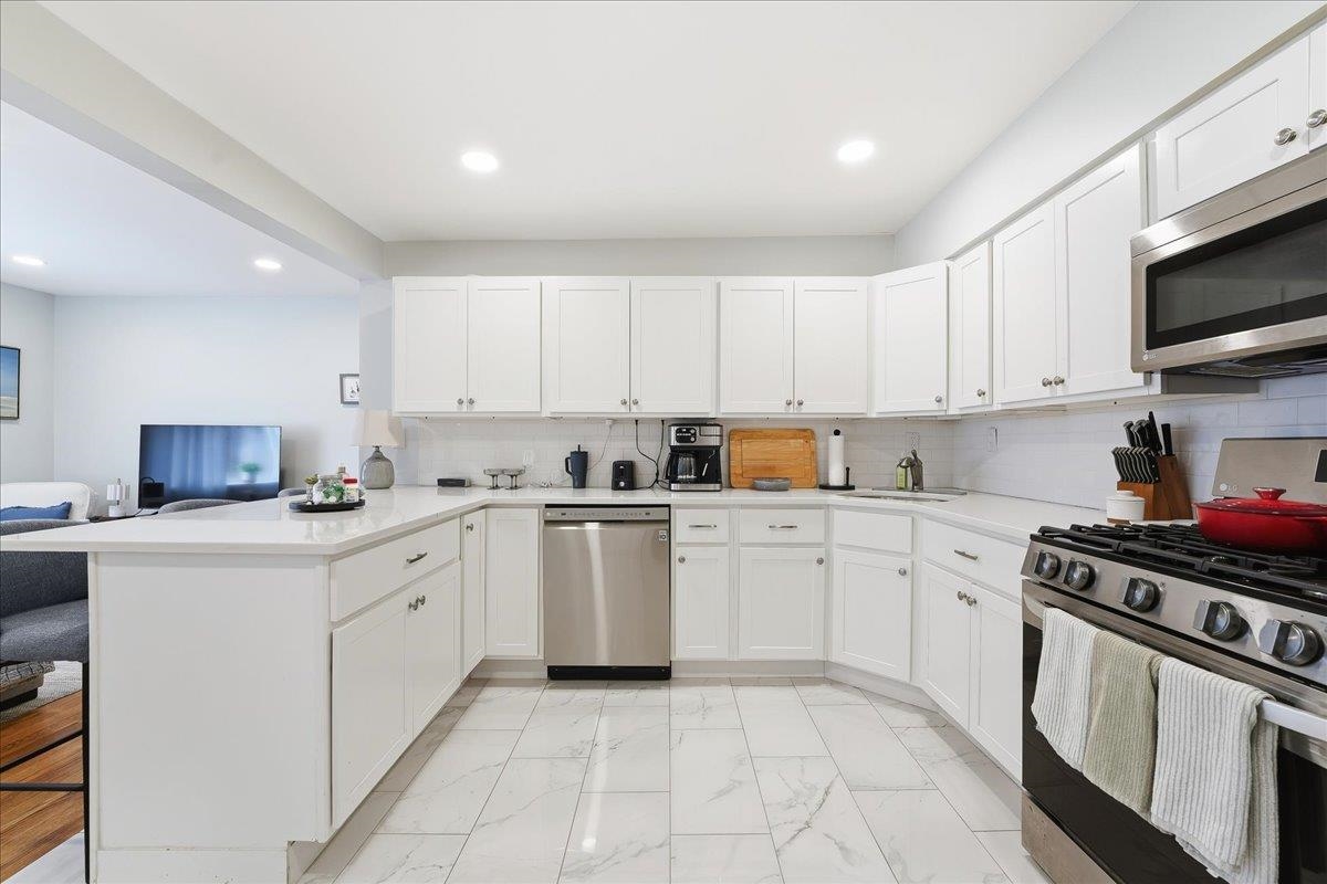 301 1st Street, Unit 2 Hoboken, NJ 07030 - Photo 6 of 14