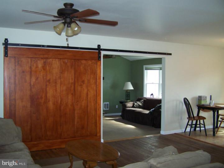 786 Rambler Road Warminster, PA 18974 - Photo 3 of 19 Living Room