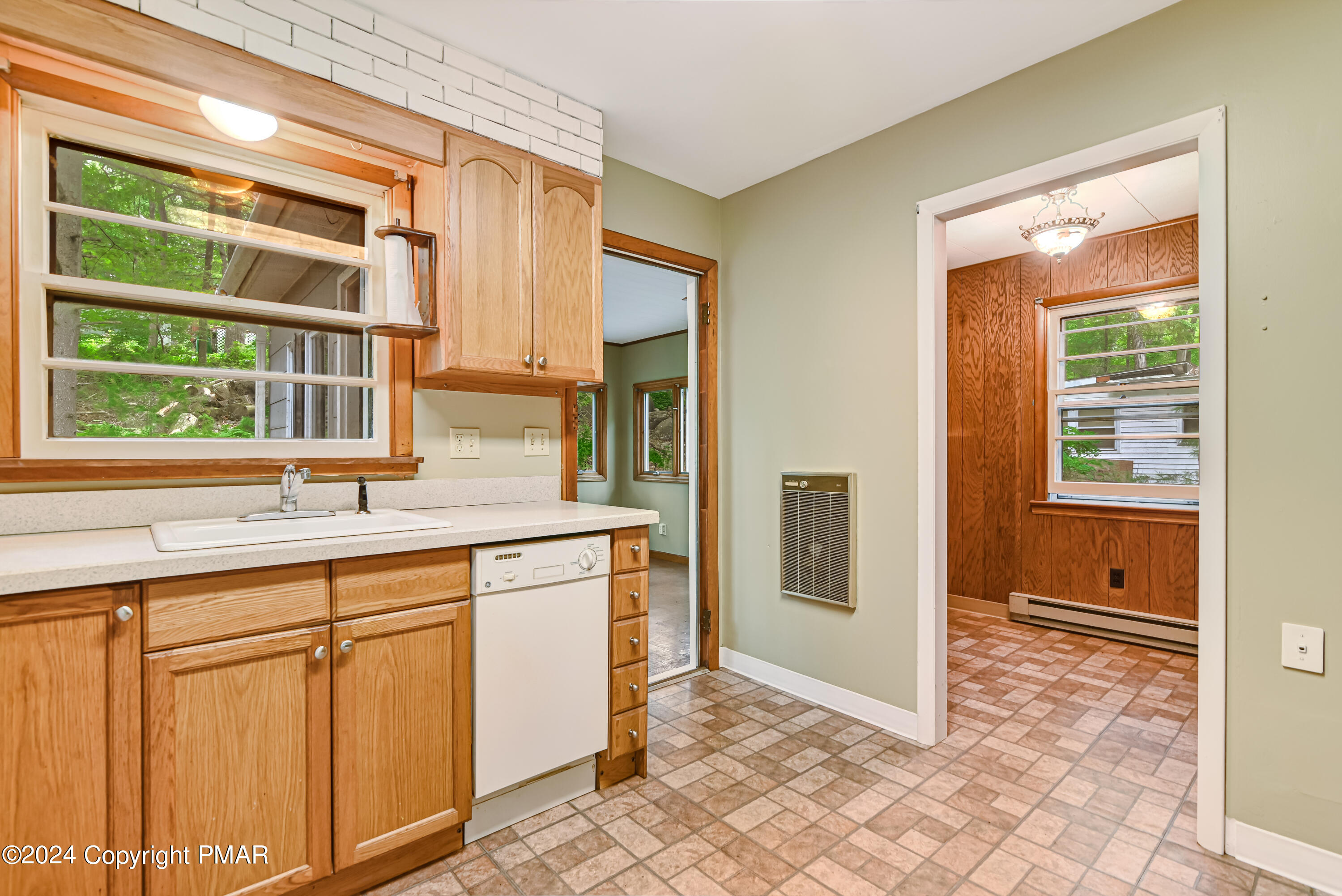 205 Aspen Road Dingmans Ferry, PA 18328 - Photo 11 of 29
