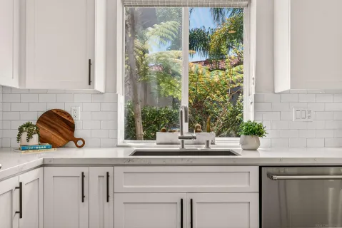 $1,674,000 | 7100 Surfbird Circle, Carlsbad, CA 92011