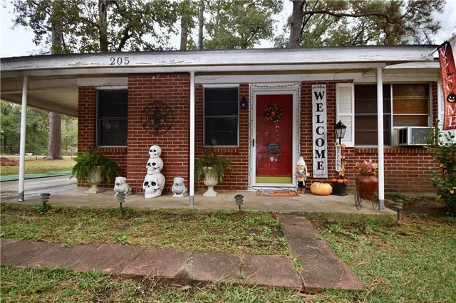 $98,000 | 205 Nalley Drive, Pineville, LA 71360