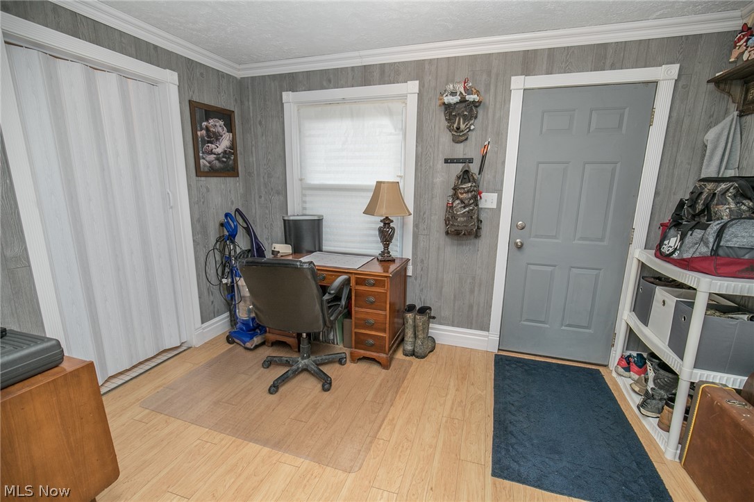 2587 Ridge Road Hinckley, OH 44233 - Photo 4 of 35