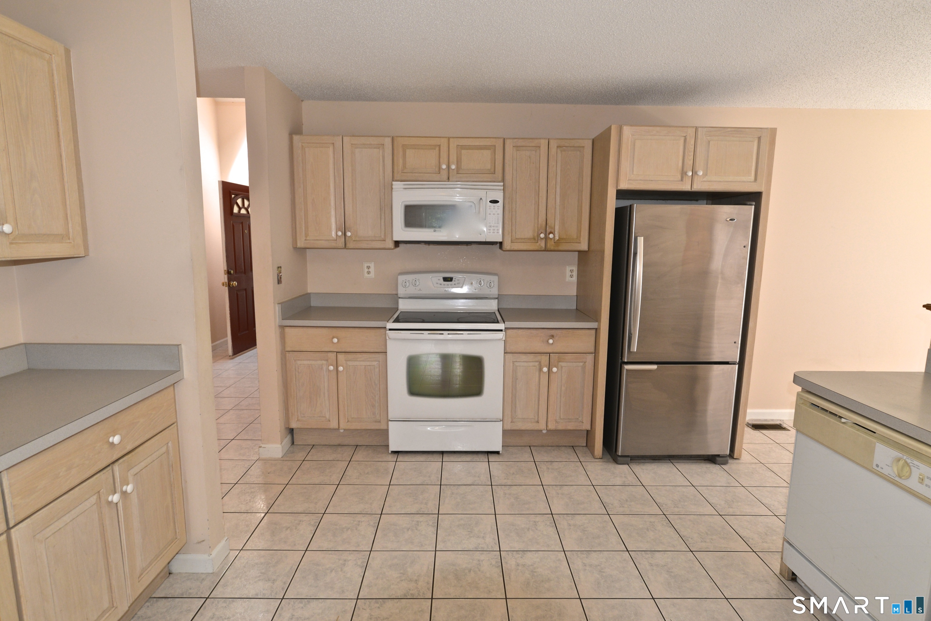 55 Canterbury Road, Unit 55 Hamden, CT 06514 - Photo 5 of 27