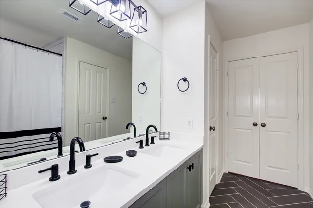 $3,500 | 76 Scarlet Woods Court, The Woodlands, TX 77380