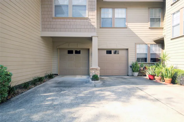 $3,500 | 76 Scarlet Woods Court, The Woodlands, TX 77380