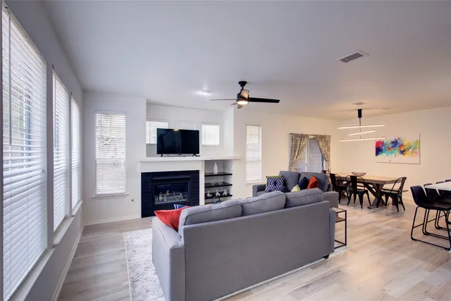 $3,500 | 76 Scarlet Woods Court, The Woodlands, TX 77380