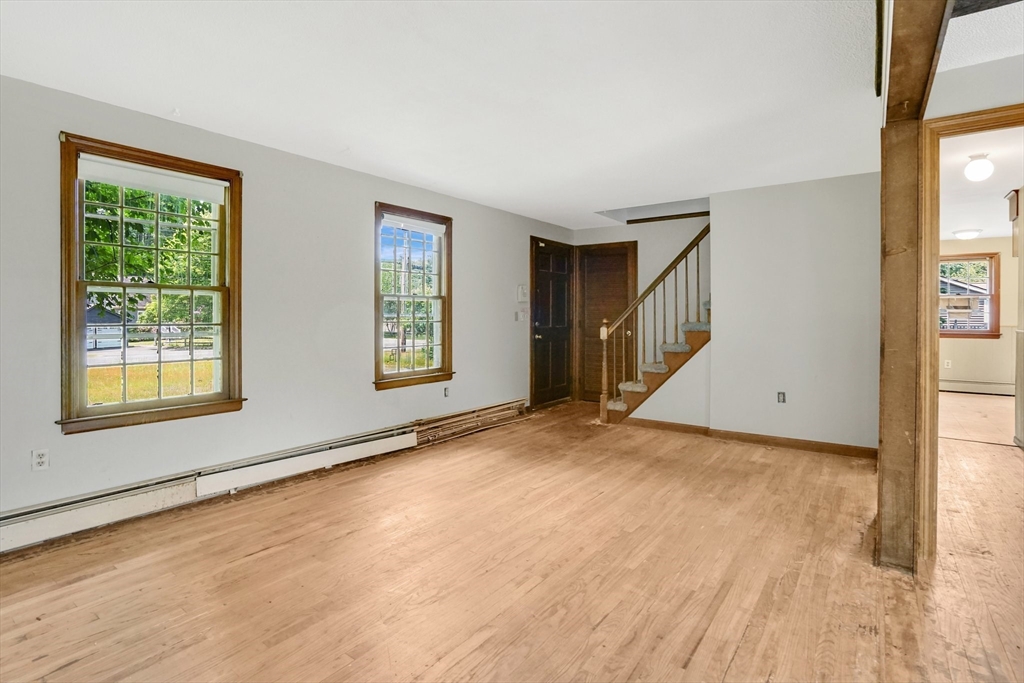 36 County Road Holyoke, MA 01040 - Photo 7 of 35