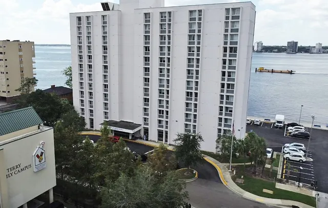 $1,287 | 1400 Le Baron Avenue, Jacksonville, FL 32207