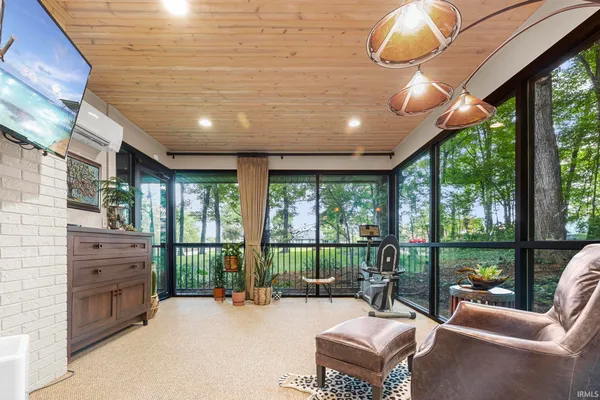 $825,000 | 1365 West 15th Street, Jasper, IN 47546