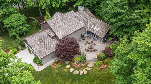 $825,000 | 1365 West 15th Street, Jasper, IN 47546