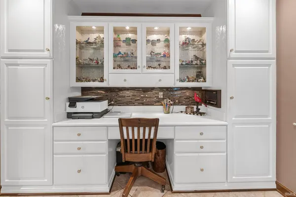 $825,000 | 1365 West 15th Street, Jasper, IN 47546