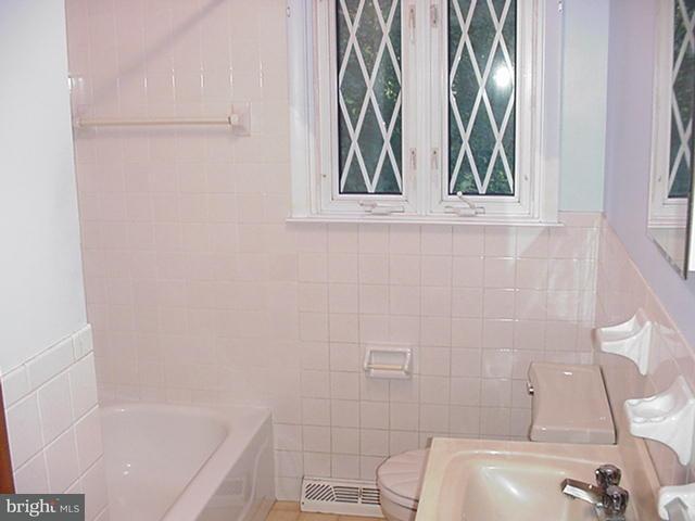 1601 Vista Road Lancaster, PA 17601 - Photo 9 of 14