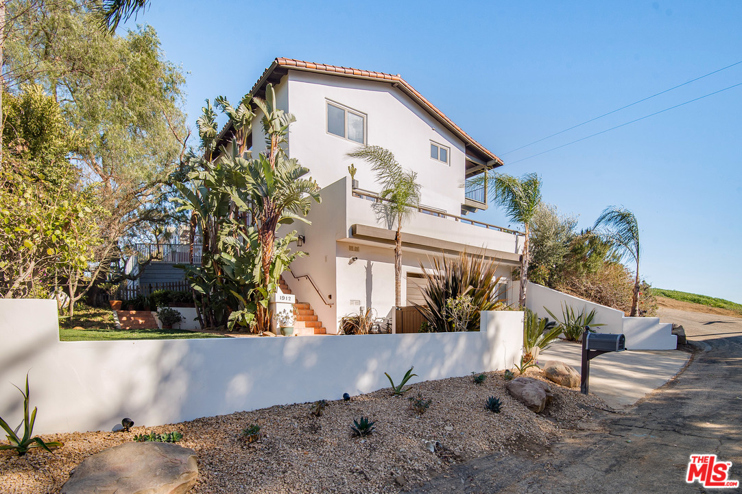 1912 Lookout Road Malibu, CA 90265 - Photo 30 of 43 Gallery Image 30