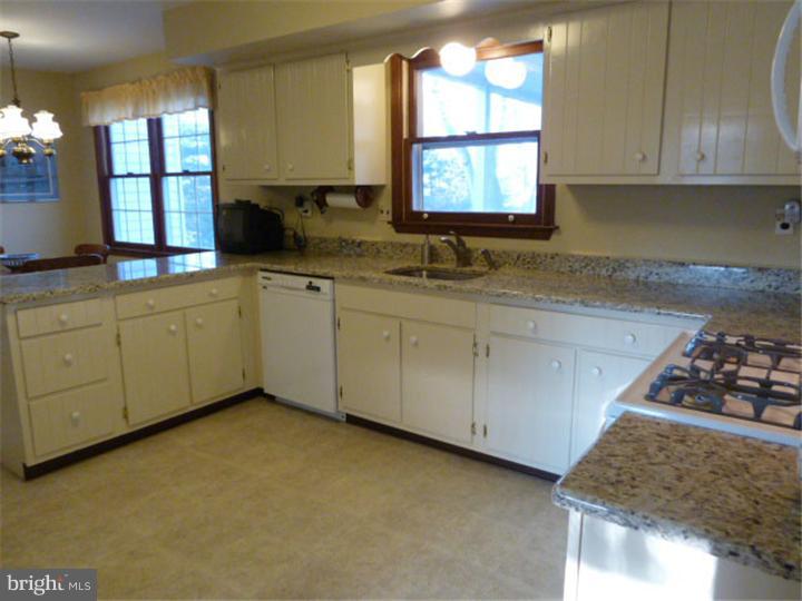 2162 Pikeland Road Malvern, PA 19355 - Photo 14 of 24 Kitchen