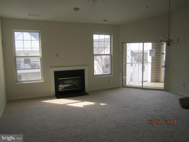 7203 Bogley Road, Unit 303 Baltimore, MD 21244 - Photo 2 of 11 Living Room