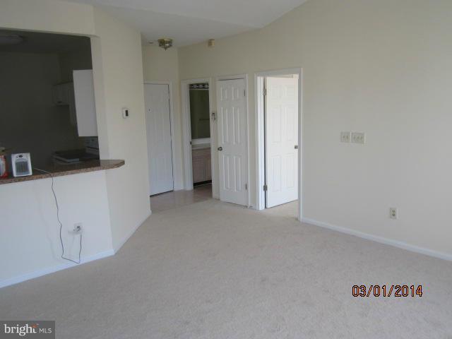 7203 Bogley Road, Unit 303 Baltimore, MD 21244 - Photo 3 of 11 Living Room