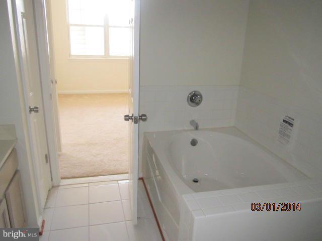 7203 Bogley Road, Unit 303 Baltimore, MD 21244 - Photo 8 of 11 Bath