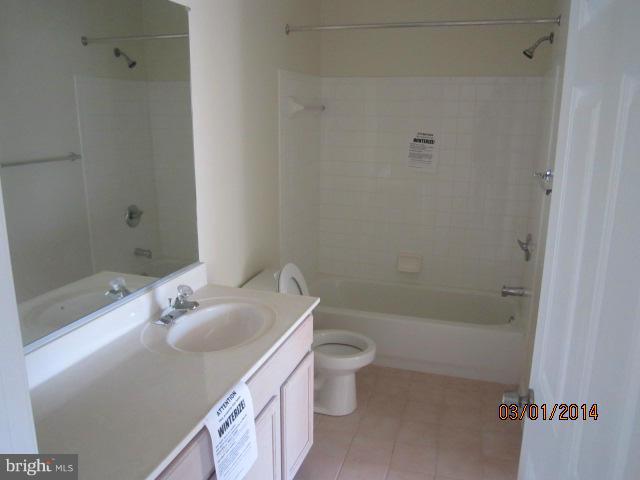 7203 Bogley Road, Unit 303 Baltimore, MD 21244 - Photo 10 of 11 Bath