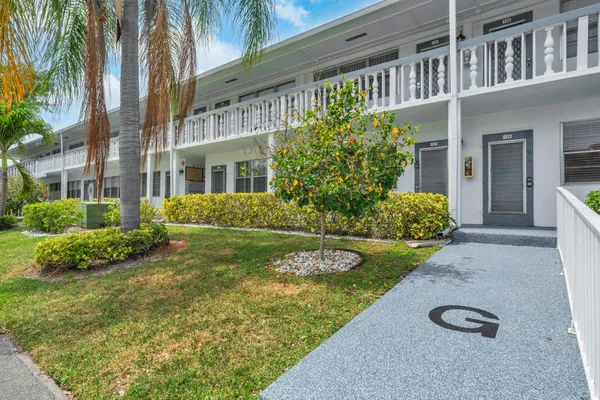 $1,425 | 127 Westbury East, Deerfield Beach, FL 33442