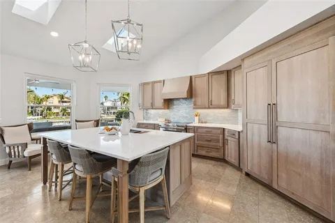 $2,500,000 | 123 8th Street East, Tierra Verde, FL 33715