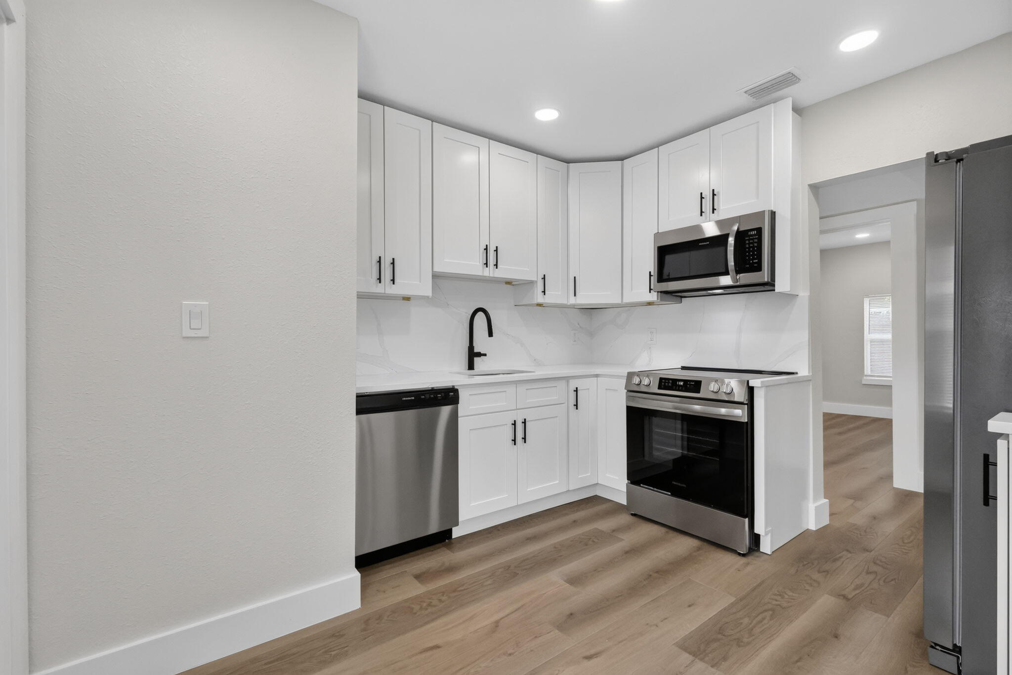 516 Independence Road, Unit 1 West Palm Beach, FL 33405 - Photo 8 of 34 23-web-or-mls-_14A0670