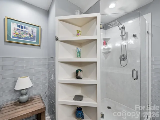 $689,000 | 2208 East Cumming Woods Lane, Hendersonville, NC 28739