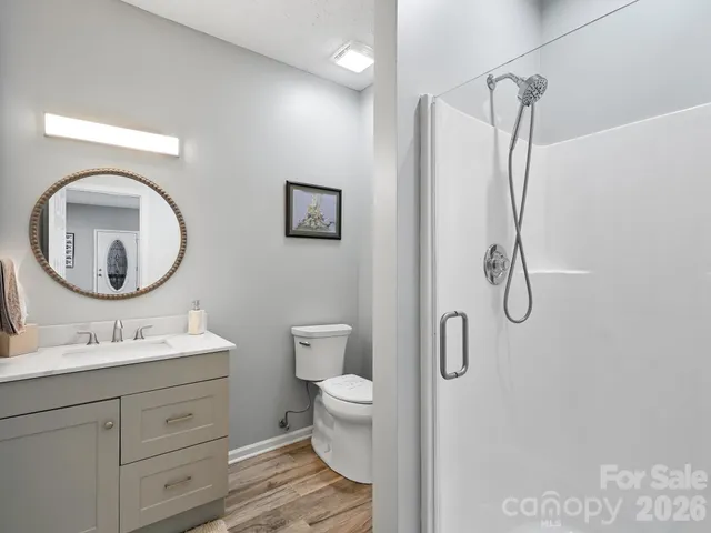 $689,000 | 2208 East Cumming Woods Lane, Hendersonville, NC 28739