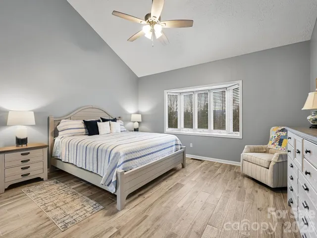 $689,000 | 2208 East Cumming Woods Lane, Hendersonville, NC 28739