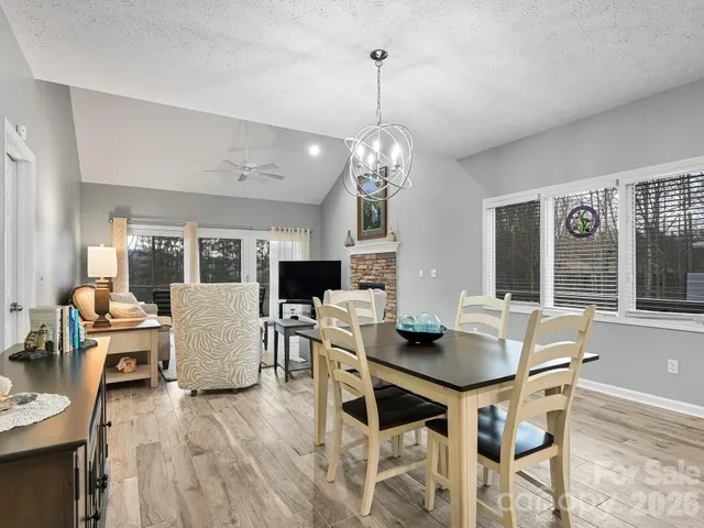 $689,000 | 2208 East Cumming Woods Lane, Hendersonville, NC 28739