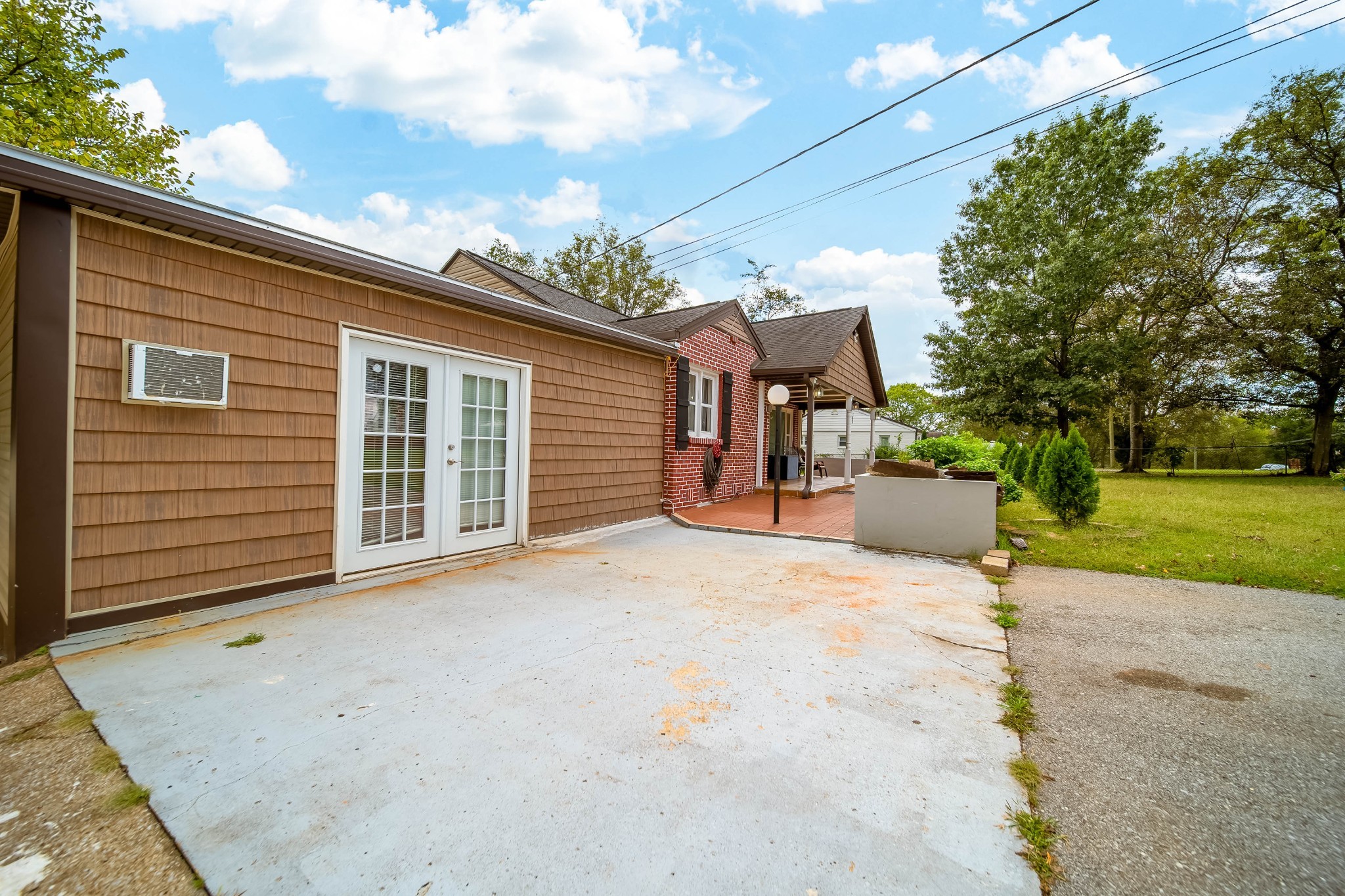 709 Florence Circle Madison, TN 37115 - Photo 4 of 39 a view of a house with a patio