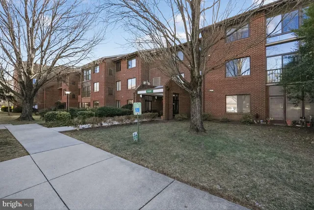 $229,000 | 15320 Pine Orchard Drive, Unit 83C1, Silver Spring, MD 20906
