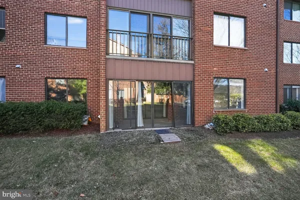$219,000 | 15320 Pine Orchard Drive, Unit 83C1, Silver Spring, MD 20906