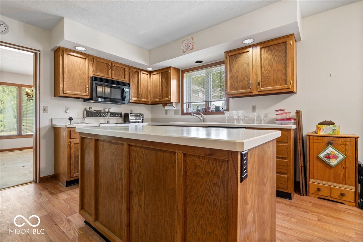 10114 Skippers Court Indianapolis, IN 46256 - Photo 16 of 47