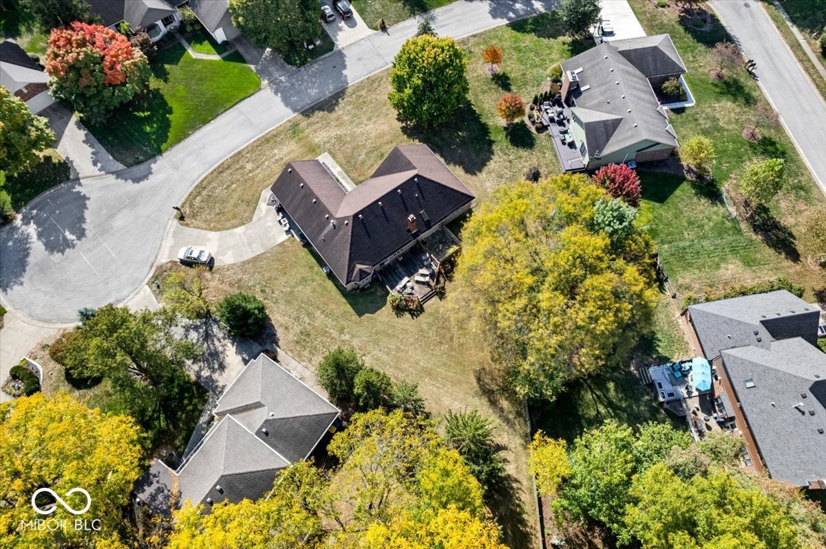 10114 Skippers Court Indianapolis, IN 46256 - Photo 2 of 47