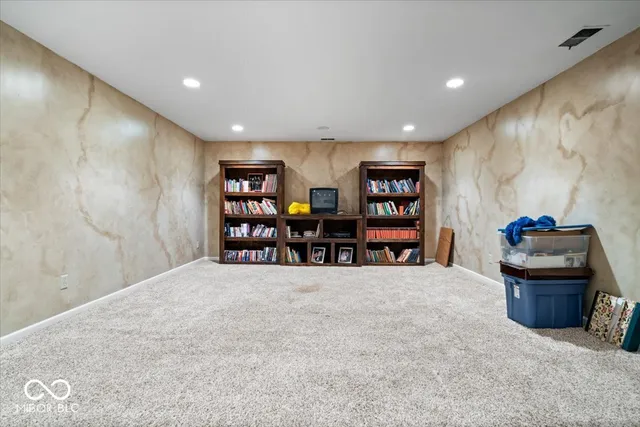 $375,000 | 10114 Skippers Court, Indianapolis, IN 46256