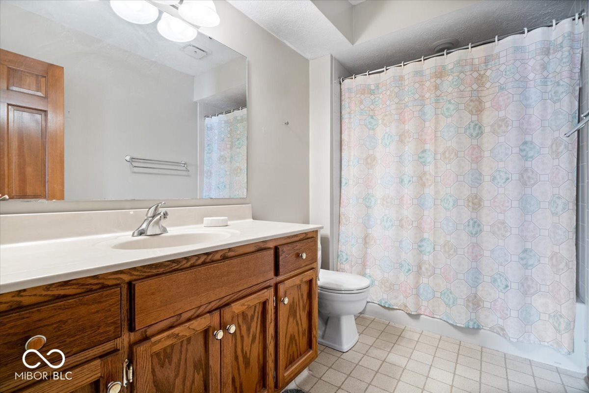 10114 Skippers Court Indianapolis, IN 46256 - Photo 33 of 47