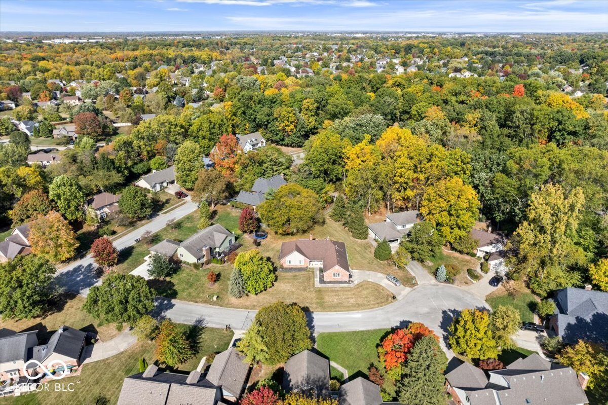 10114 Skippers Court Indianapolis, IN 46256 - Photo 4 of 47