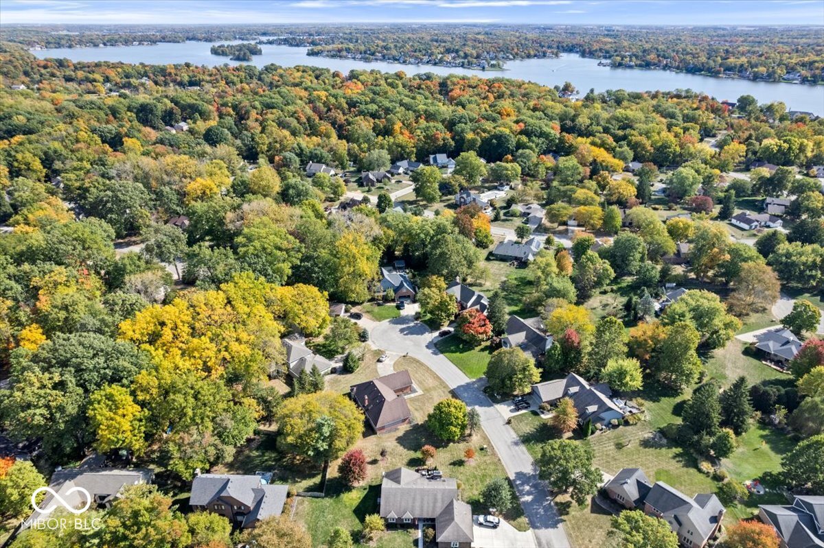 10114 Skippers Court Indianapolis, IN 46256 - Photo 5 of 47