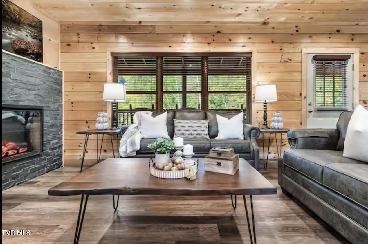 848 String Run Way, Unit LOT 25 Pigeon Forge, TN 37862 - Photo 11 of 94 IMG_7928