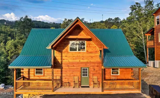 $1,095,000 | 848 String Run Way, Unit LOT 25, Pigeon Forge, TN 37862
