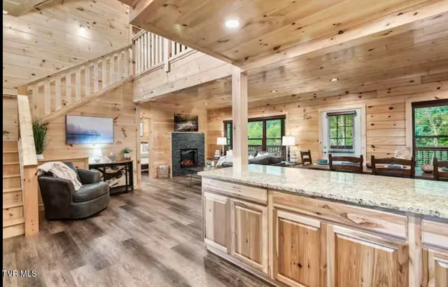 $1,095,000 | 848 String Run Way, Unit LOT 25, Pigeon Forge, TN 37862