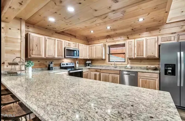 $1,095,000 | 848 String Run Way, Unit LOT 25, Pigeon Forge, TN 37862