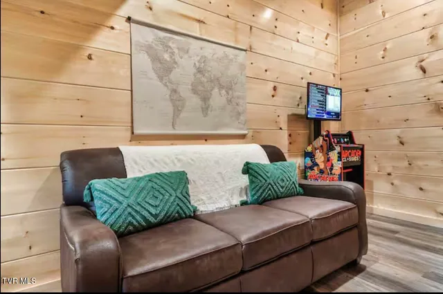 $1,095,000 | 848 String Run Way, Unit LOT 25, Pigeon Forge, TN 37862