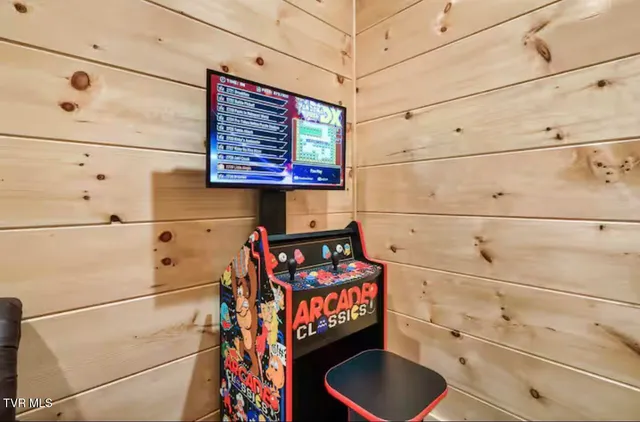 $1,095,000 | 848 String Run Way, Unit LOT 25, Pigeon Forge, TN 37862