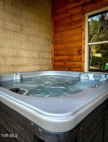 $1,095,000 | 848 String Run Way, Unit LOT 25, Pigeon Forge, TN 37862