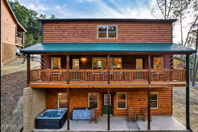 $1,095,000 | 848 String Run Way, Unit LOT 25, Pigeon Forge, TN 37862