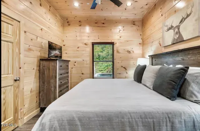 $1,095,000 | 848 String Run Way, Unit LOT 25, Pigeon Forge, TN 37862